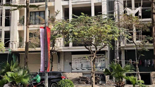 Liền kề Phố Wall