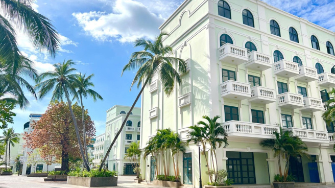 Waterfront Luxury Hotels