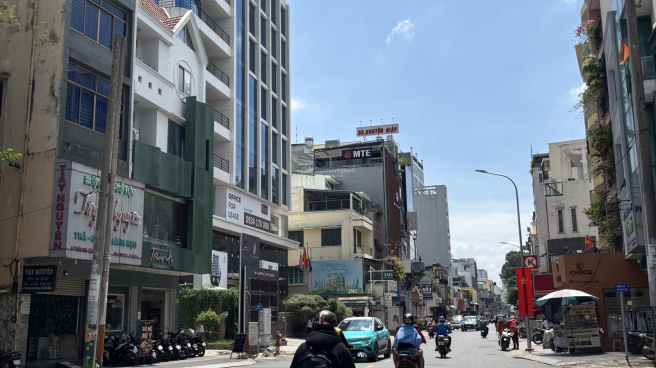 Chính chủ gửi bán tòa nhà mặt tiền 22 Trần Huy Liệu, P12 Quận Phú