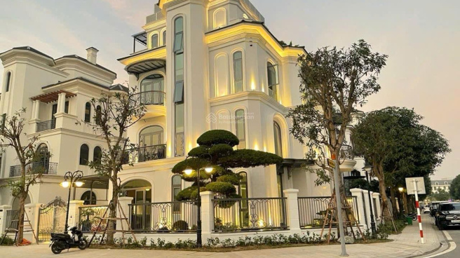 Một góc cảnh quan xanh tại Vinhomes Green Villas