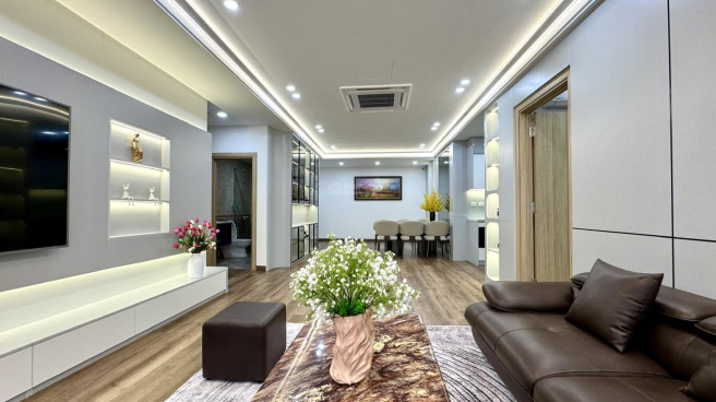 N04B Ngoại Giao Đoàn