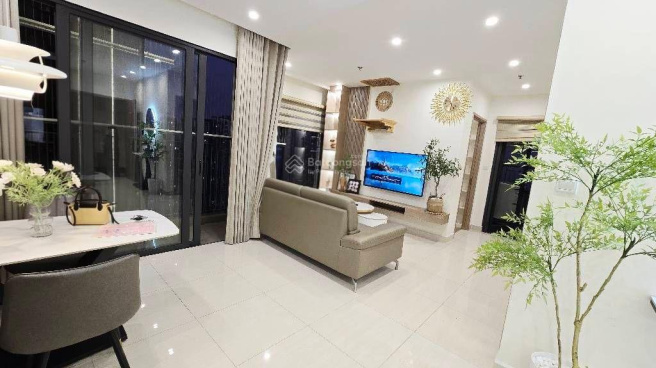 Star Tower (Tòa tháp Ngôi Sao)