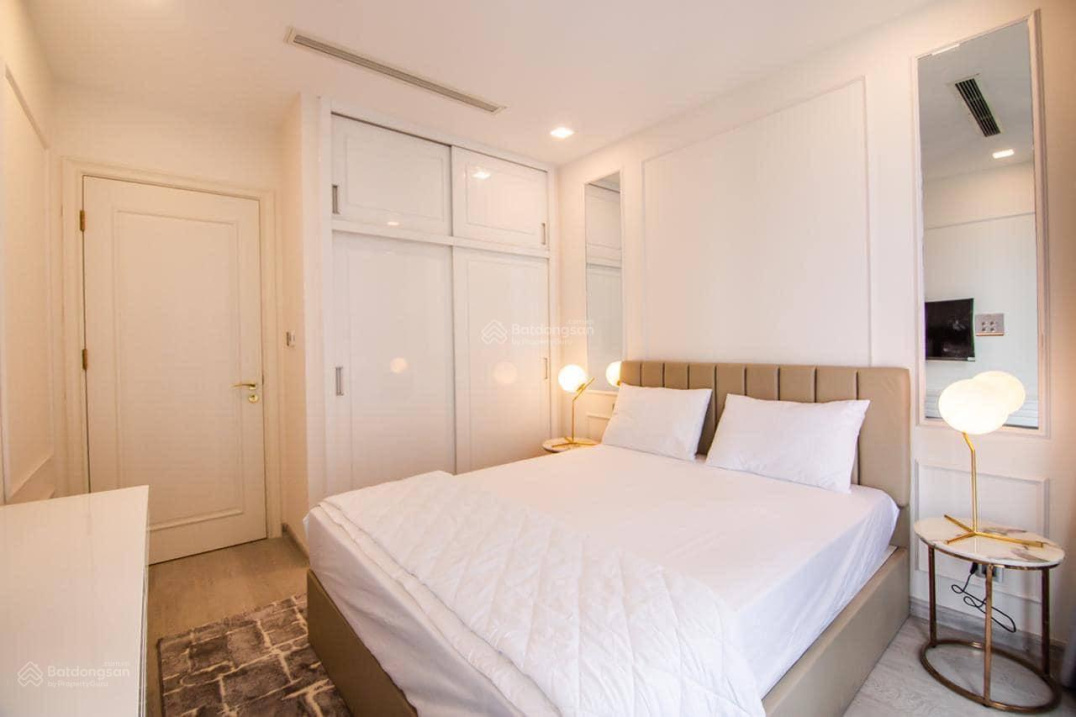 Chuyên cho thuê căn hộ Vinhomes Golden River Ba Son 1,2,3,4 PN giá tốt nhất. LH 0916 946 ***