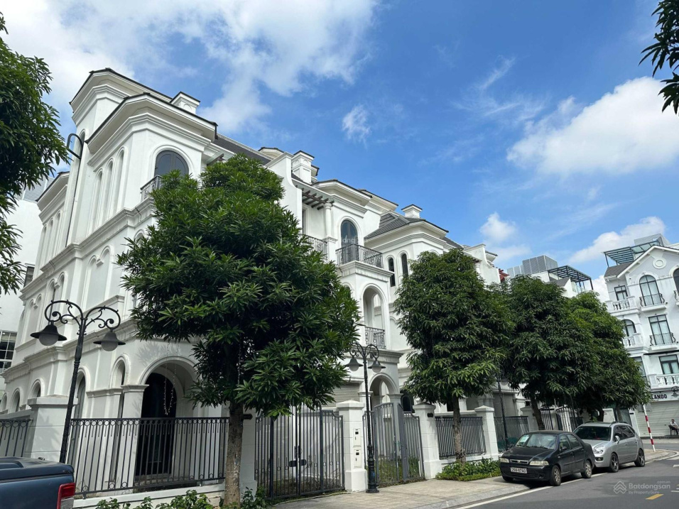 Chính chủ bán song lập 148m2 khu SB15, Đông Nam gần hồ. Sổ đỏ chính chủ, giá 22,5 tỷ bao rẻ