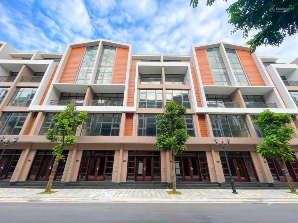 Vốn tự có chỉ nhỉnh 3 tỷ sở hữu nhà 5 tầng Ánh Dương Vin 3 sát cạnh vịnh biển 4 mùa. HTLS 0% 30TH