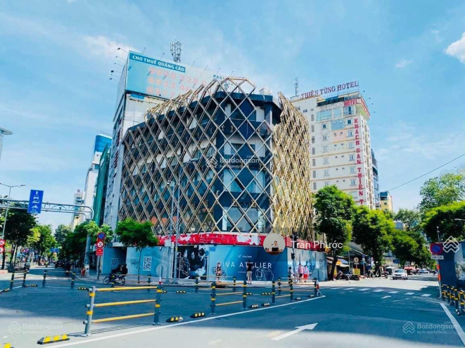 Góc 2MT 179 Hàm Nghi phường Nguyễn Thái Bình quận 1 DT: 24x16m 1 trệt 4lầu