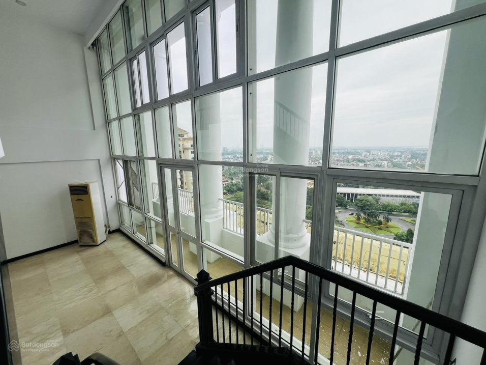 Căn hộ duplex siêu Hot Ciputra, penthouse có 4 phòng ngủ, 4 WC, 2 phòng khách, cho thuê giá 55triệu