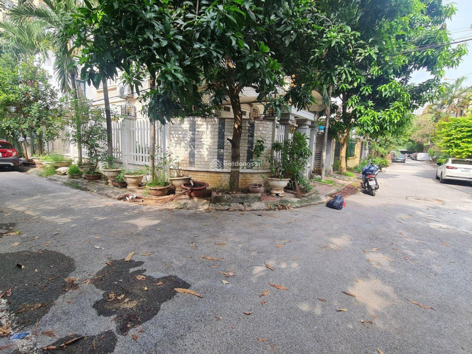 Bán căn góc 2 mặt tiền diện tích 140m2 x 4 tầng, góc 2 mặt tiền 8m và 17m, đã hoàn thiện, 34.5 tỷ