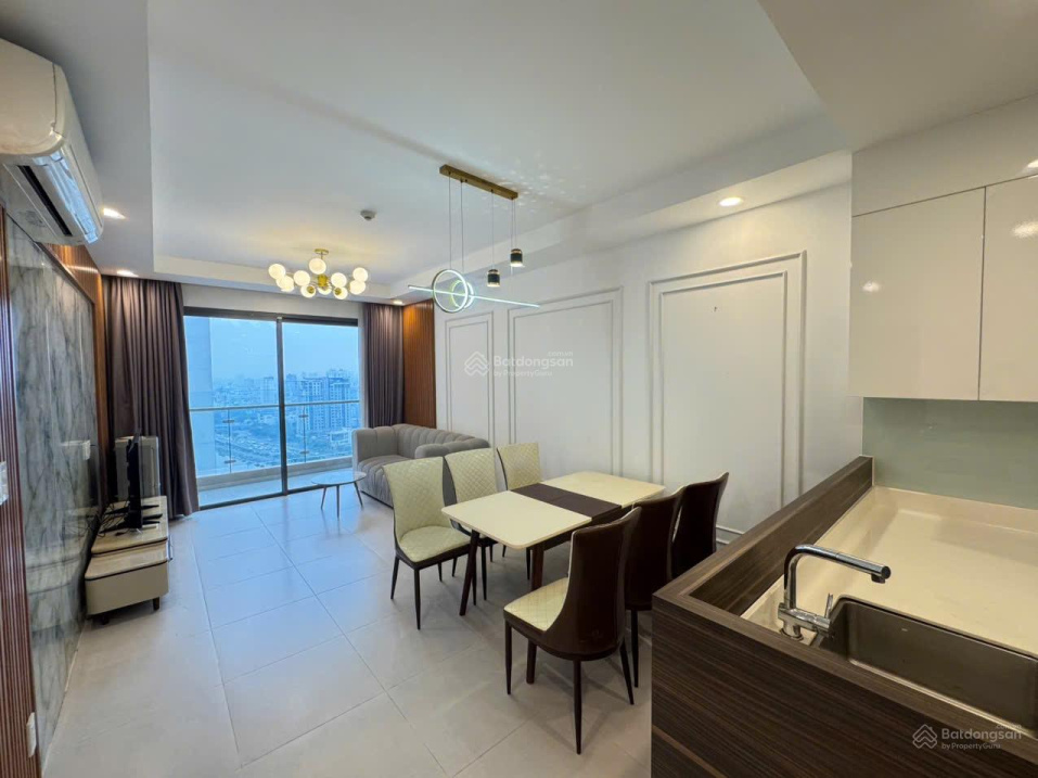 Chủ cho thuê căn Gold View Q4 2PN 2WC 80m2 full nội thất, view sông, ở liền. Giá: 17.000.000đ