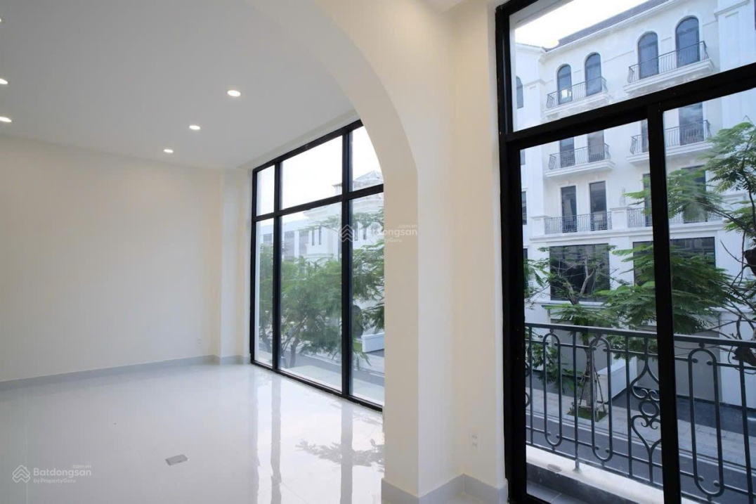 Thuê tầng nhà phố Vinhomes Grand Park Quận 9 - đẹp xịn giá ngon đón xuân 2025