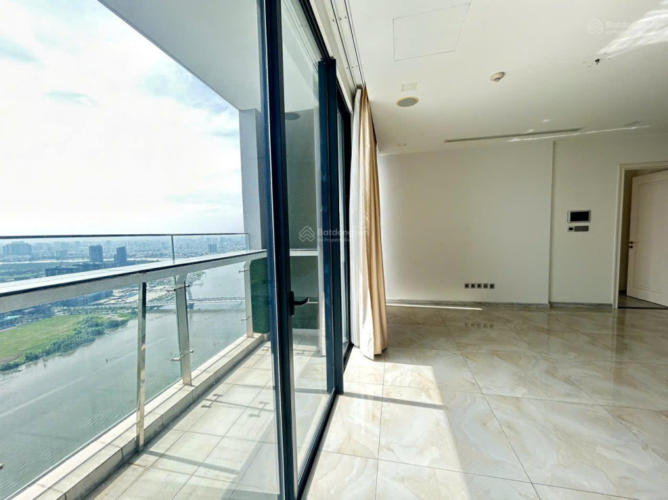 Vinhomes Golden River.(BA SON ) Rent 49.000.000 vnd 3 bedrooms river view