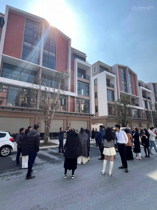 10 tỷ nhỉnh Shophouse trục Đại lộ Hửng Đông Mặt đường 25m, vỉa hè siêu rộng