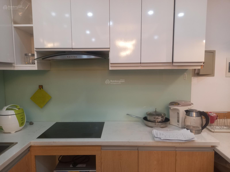 Gia đình mình muốn bán gấp căn hộ KĐT Nam Cường, Cuối ngõ 234 Hoàng Quốc Việt-Tầng đẹp, sổ sẵn sàng