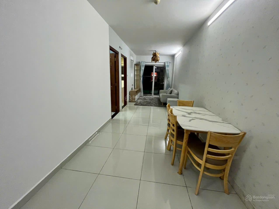 Cho thuê căn hộ 8x Plus, 2PN - 2WC, đủ nội thất. Nhà mới, đẹp, view thoáng, giá thuê 8 tr/tháng