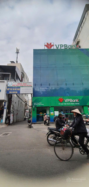 Bán nhà mặt phố Quận Ba Đình phố 2 chiều kinh doanh, có vỉa hè. Giá chỉ 410 tr/m2, sổ đỏ nở hậu