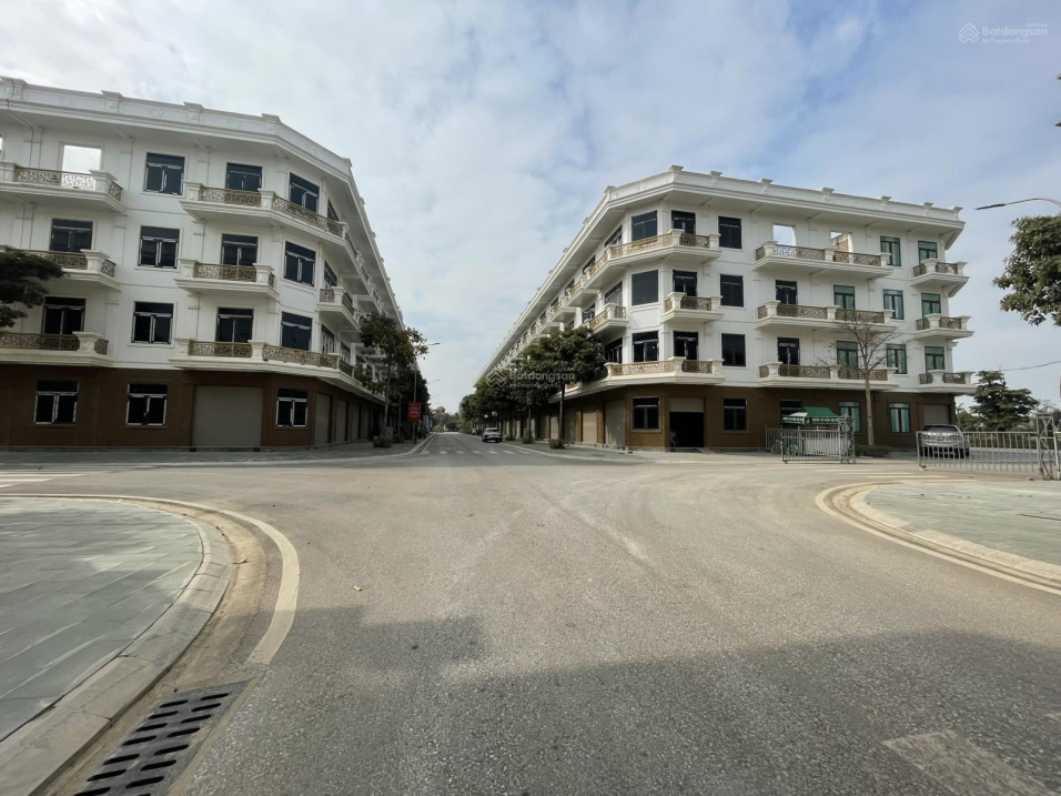 Cặp góc ngoại giao duy nhất trước khi tăng giá. Sang tên sổ ngay. LH: 0966 343 ***