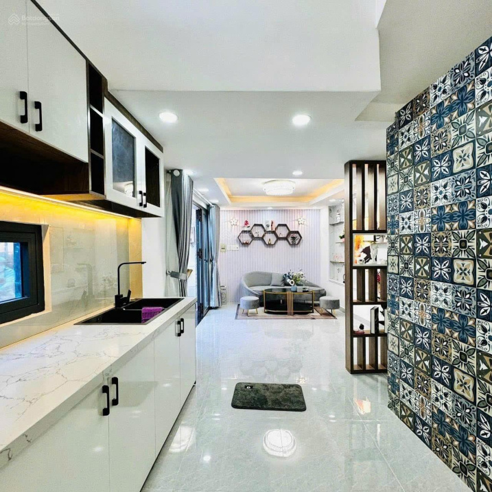 Cho thuê nhà riêng 160m2, 23,9 triệu, Nguyên Hồng, p 11, Bình Thạnh, HCM hot!