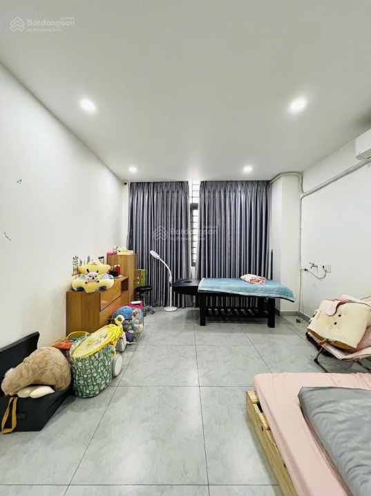 Mặt tiền Trịnh Đình Trọng, Phường Hòa Thạnh, Quận Tân Phú. Nhà đẹp full chức năng