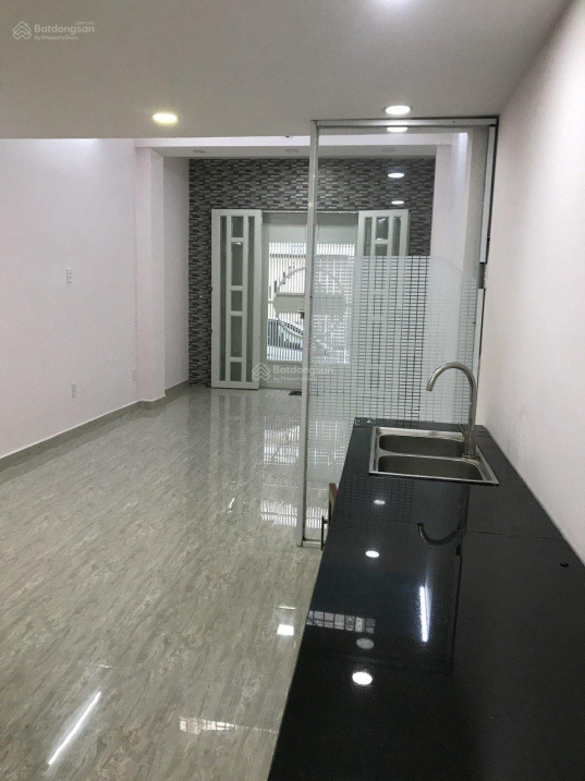 CHO THUÊ nhà nguyên căn CMT8 thông Điện Biên Phủ Quận 10 Giá 22 triệu/tháng vị trí kinh doanh tốt