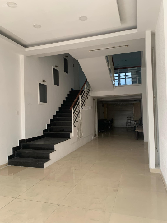 Chính chủ cho thuê nhà mặt tiền Võ Văn Kiệt, trệt 4 lầu, 900 m2 sàn, giá 70tr/tháng