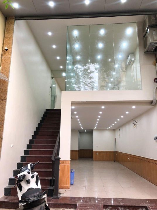 Chính chủ cho thuê tòa văn phòng 5 tầng x 70m2 tổng 350m2 với chi phí 55 triệu (có thương lượng)