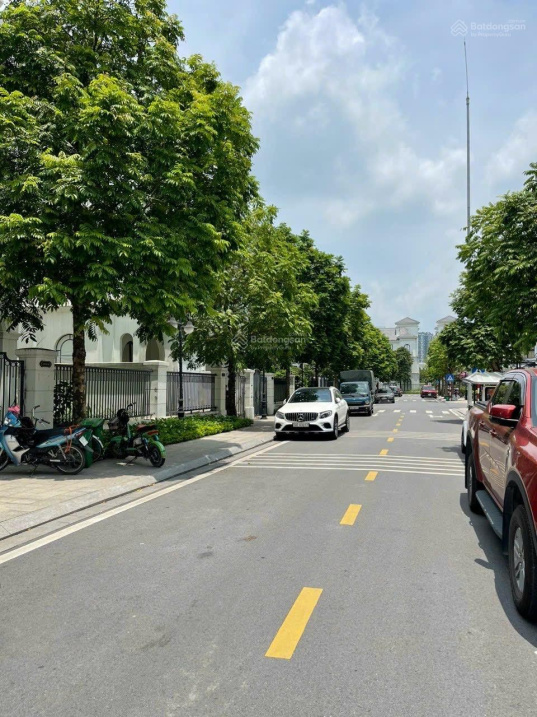 Bán gấp biệt thự song lập Sao Biển view hồ, giá 26.x tỷ bao phí Vin Gia Lâm, Hà Nội (0985 941 ***)