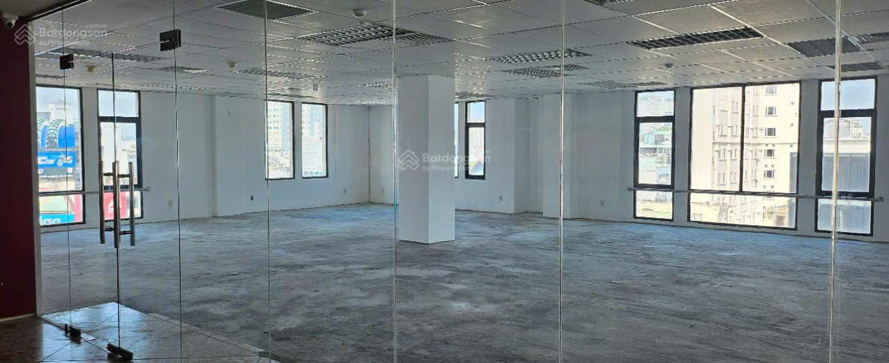 Chính chủ cho thuê văn phòng Vinaconex Quận 1. Vị trí đắc địa. Giá tốt. DT linh hoạt 60 - 180m2