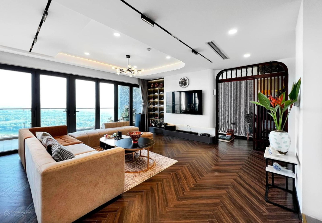 Bán nhanh căn 3PN 2WC giá chỉ 10 tỷ, 130m2 bao đẹp tại Vinhomes Central Park