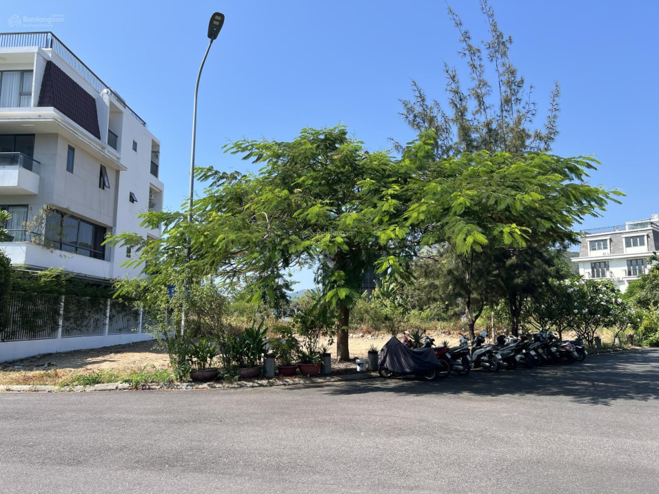 Bán lô đất góc 2 mặt tiền khu Kim Cương An Viên, Nha Trang. 352.5m2, đường 21m, hướng Bắc, 100tr/m2 2