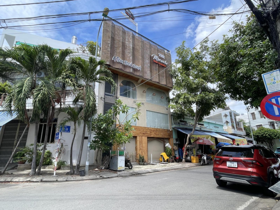 Hàng hiếm nhà 4 tầng ngang 9m mặt tiền đường Âu Cơ TT TP Nha Trang - Sổ hồng hòan công