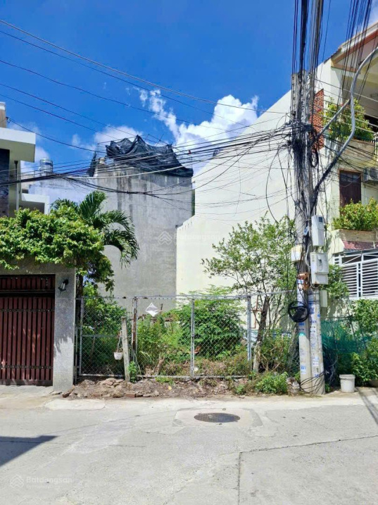 Giá tốt sỡ hữu lô đất xây nhà hoặc xây tòa căn hộ vừa ở vừa cho thuê cách biển Nha Trang chỉ 700m