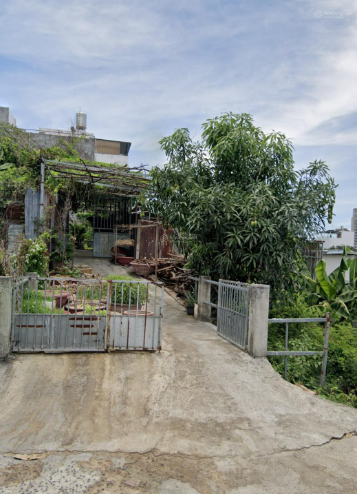 Bán nhà vườn 323m2, đường ô tô, view biển Phạm Văn Đồng, TP Nha Trang, chỉ ~35tr/m2