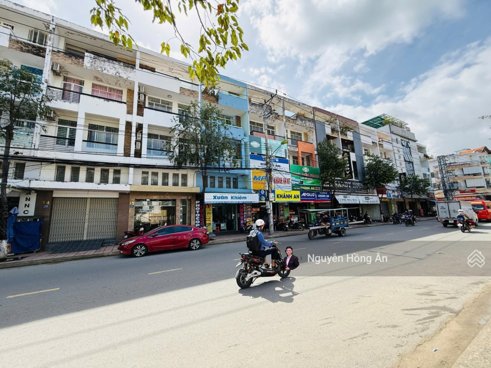 Nhà 4 tầng đối diện trường cao đẳng Du Lịch Nha Trang, mặt tiền đường Điện Biên Phủ kinh doanh