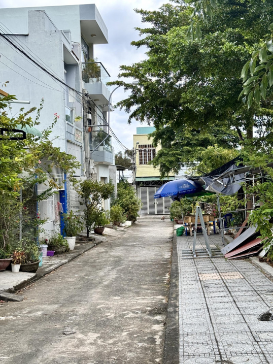 Bán đất khu Tái Định Cư Đất Lành đối diện công viên thoáng mát