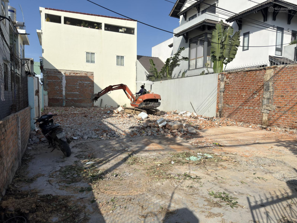 Bán đất mặt tiền đường Lư Giang (gần trường ĐH Kinh Tế, cách đường Vành Đai 3 100m) 250.7 m2