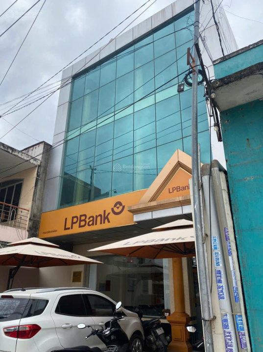 Bán nhà 3 tầng ngang 7,8m, mặt tiền đường 23/10 Diên Khánh, đang được cho ngân hàng thuê 20tr/tháng