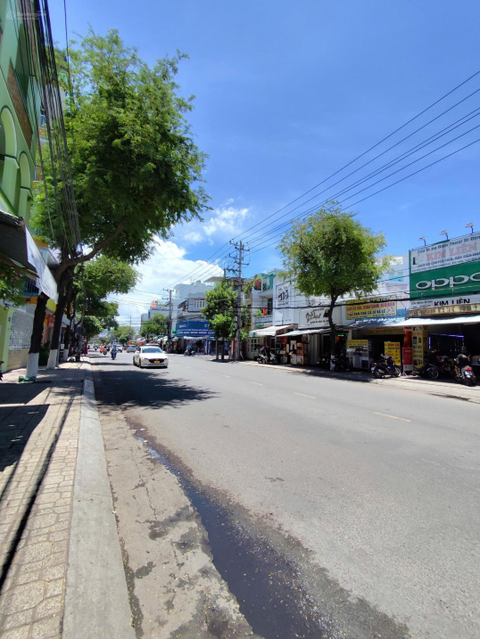 Nhà 2 tầng, 2 mặt đường trước sau | đường Phước Long, ngay chợ Bình Tân Nha Trang | 105m2/ 10,5 tỷ