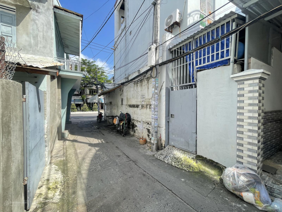 Bán nhà 2 tầng gần biển Trần Phú, Vĩnh Nguyên Nha Trang hẻm ô tô, 81,3m2, 7,5 tỷ