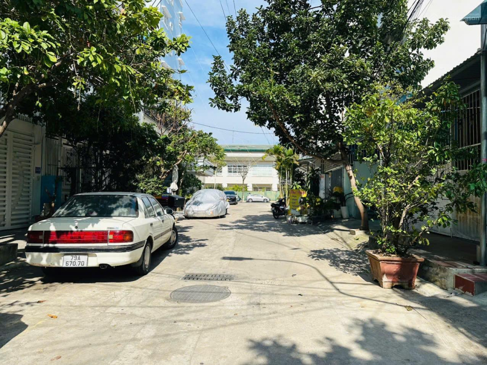 Bán nhà gần biển Nha Trang 800m mặt đường D4 11m thông Lê Thanh Nghị nhà mới 2 tầng 8,3 tỷ 2