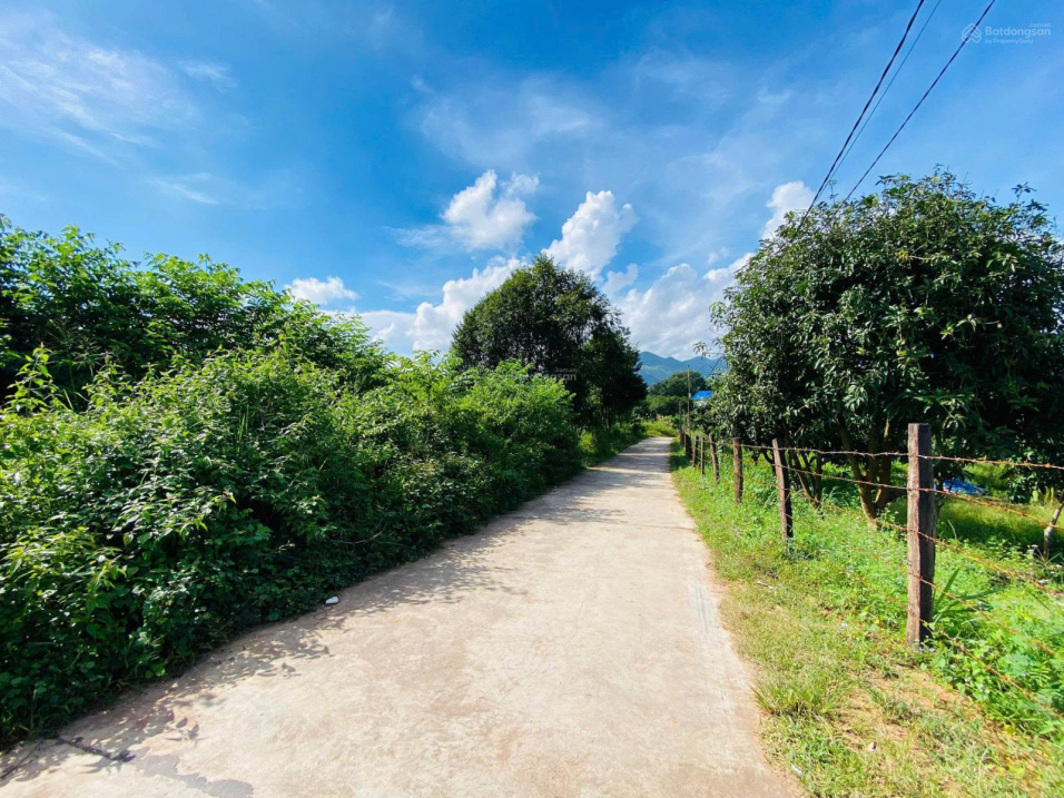 Siêu rẻ chỉ 580tr lô đất QH 2 MT đường 30m sổ sẵn thổ cư, gần KCN Suối Dầu, QL1A và dự án Golf Vin