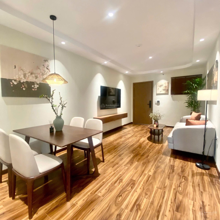 Hàng hiếm - Bán căn hộ 2 phòng ngủ đối diện dự án SunGroup