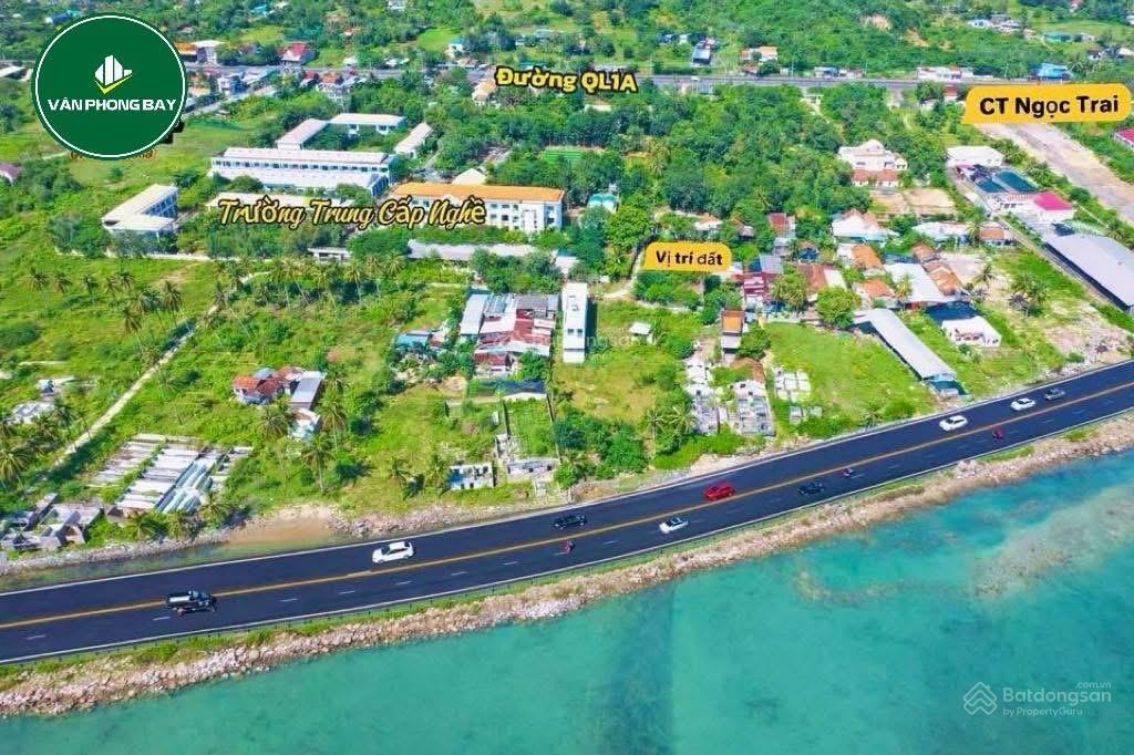 Đất thổ đường thông biển Tân Đức Đông, KKT Vân Phong, DT 119,8 m2, giá 1,3 tỷ, đường ôtô