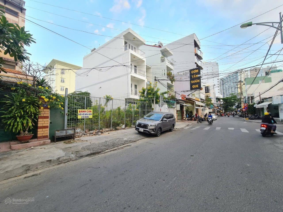 Bán đất mặt tiền Lê Quý Đôn trung tâm Nha Trang ngang 10m phù hợp xây căn hộ khách sạn