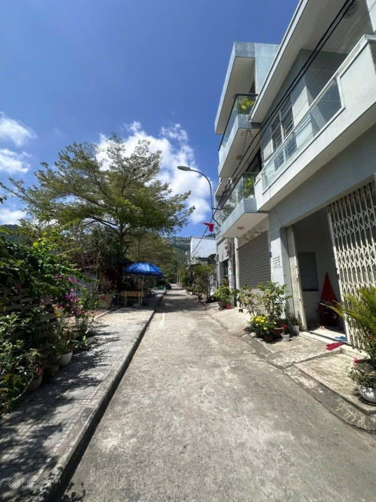 Bán nhanh lô đất tái định cư Đất Lành. Gần khu dự án SunGroup - Tiềm năng tăng giá