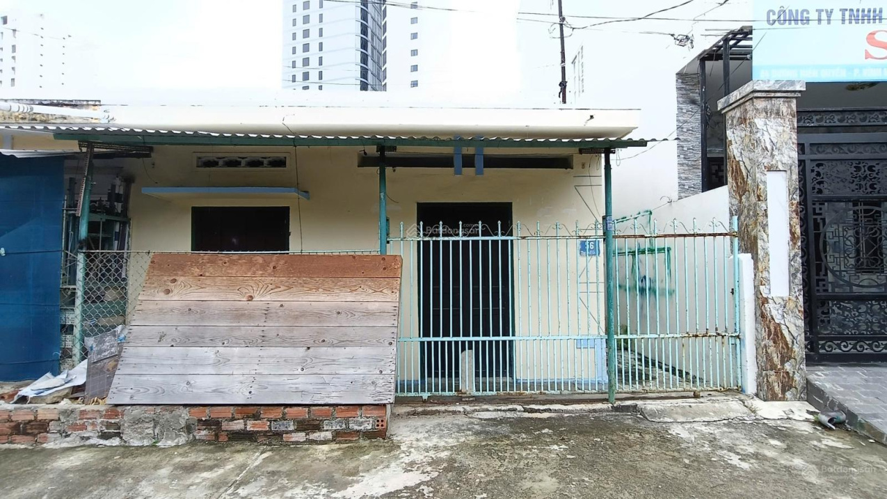 Đất mặt tiền đường Dương Hiến Quyền thông Điện Biên Phủ dt 106.6m2 ngang 6,6m cách biển 300m