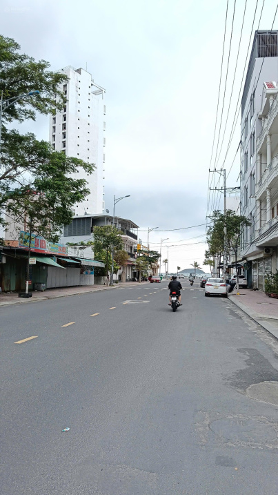 Đất mặt tiền đường Dương Hiến Quyền thông Điện Biên Phủ dt 106.6m2 ngang 6,6m cách biển 300m 4