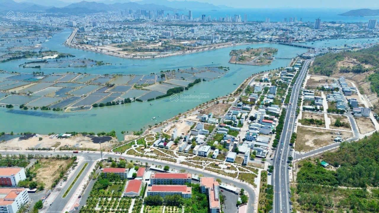 Mặt tiền Lê Văn Hưu đường bờ sông, view đối diện Sun Group cực đẹp