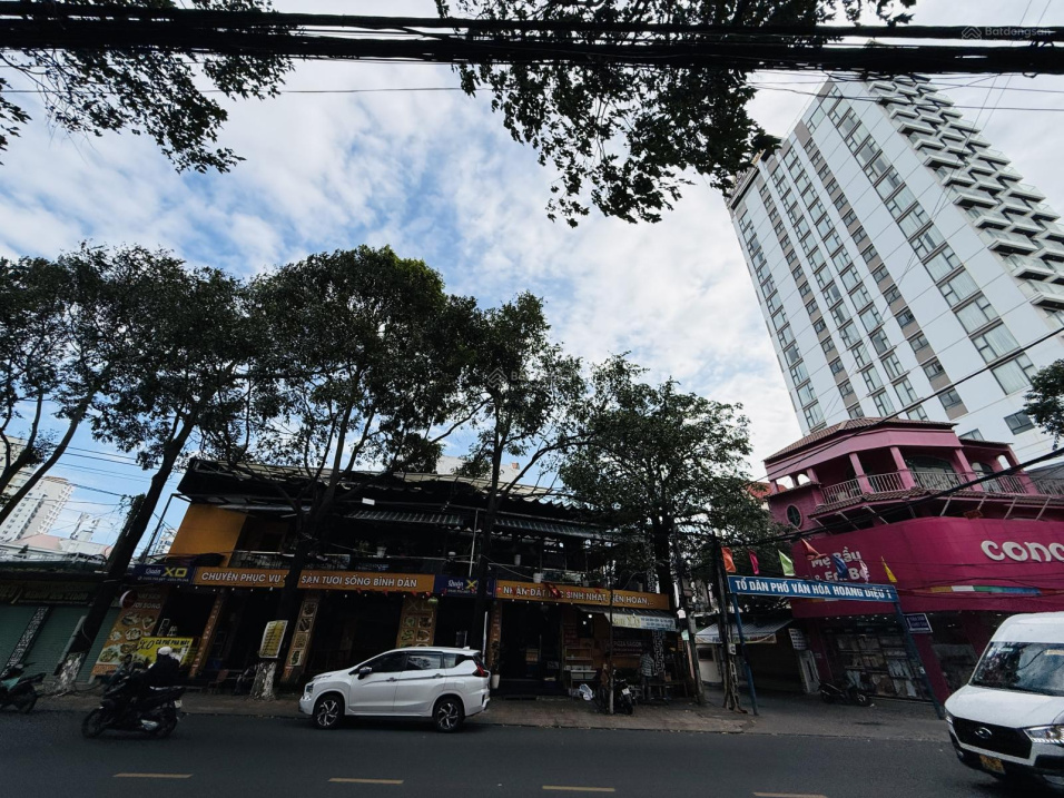 Giảm 1,5 tỷ nhà trung tâm Nha Trang đi bộ tắm biển xung quanh toàn khách sạn lớn, đường Hoàng Diệu