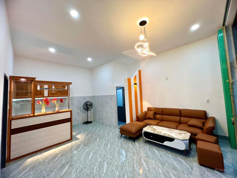 Nhà mới ngang 6m 3 phòng ngủ, gần biển phường Nam Nha Trang