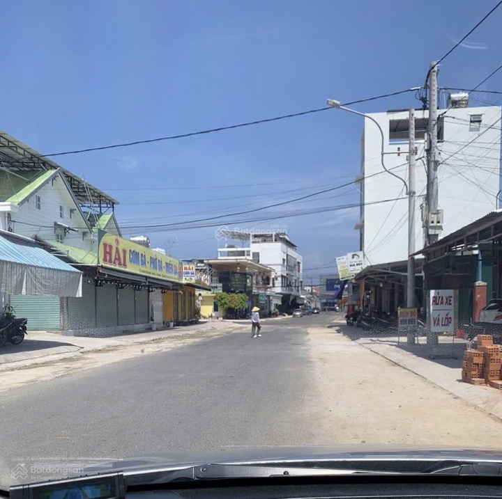 Bán lô góc 2 mặt tiền ngang 15,3m trung tâm Cam Ranh